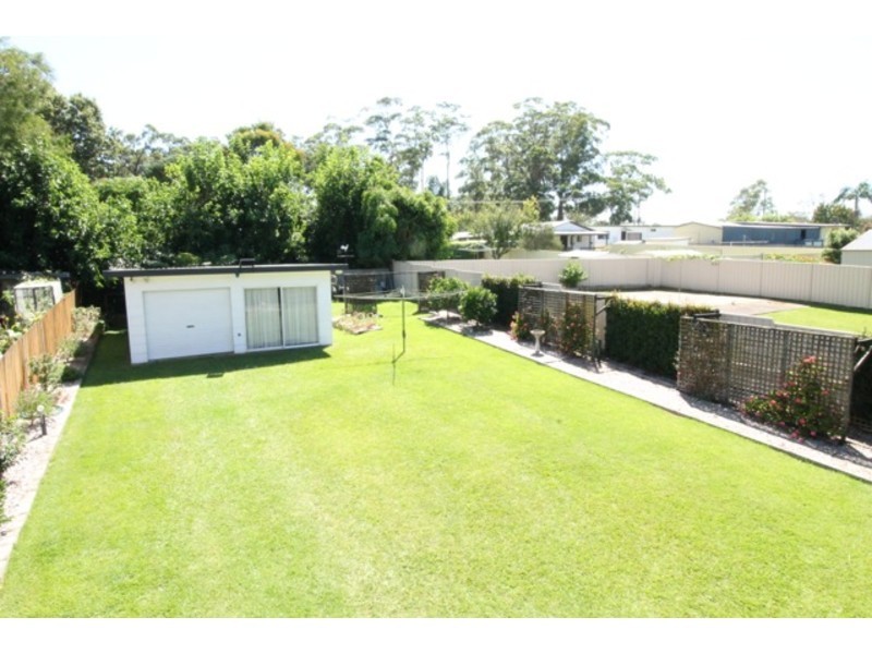 17 Basin View Parade, Basin View NSW 2540