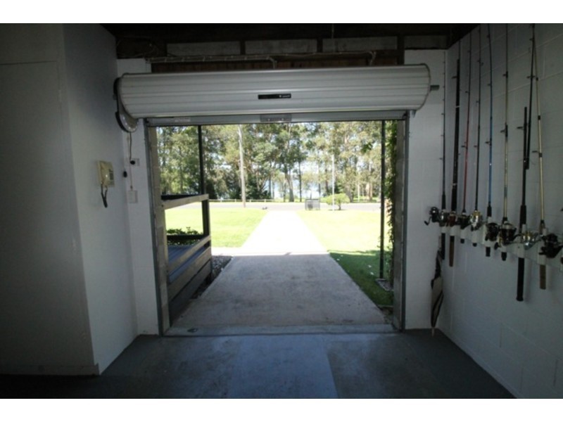 17 Basin View Parade, Basin View NSW 2540