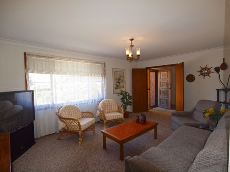 2 Tomerong Street, Huskisson NSW 2540