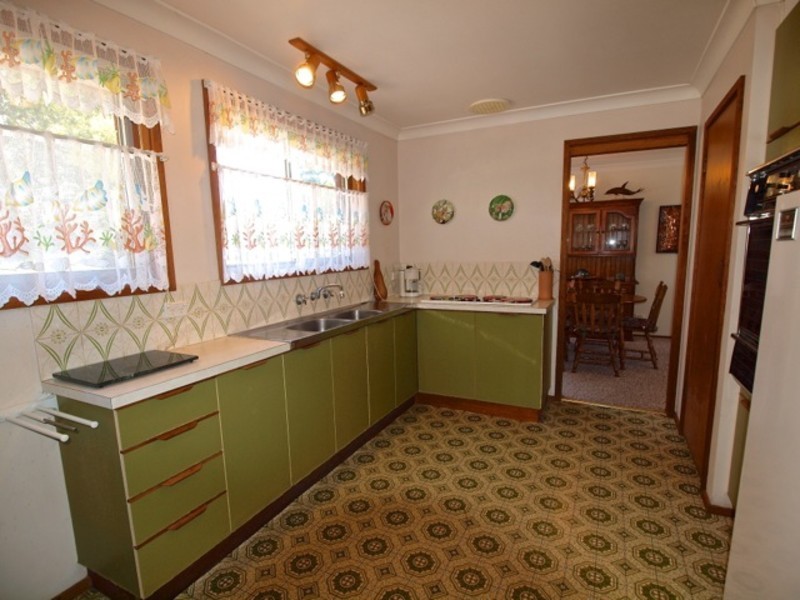 2 Tomerong Street, Huskisson NSW 2540