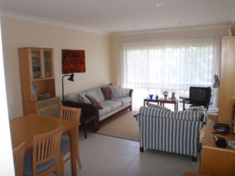 2/215-217 Elizabeth Drive, Vincentia NSW 2540