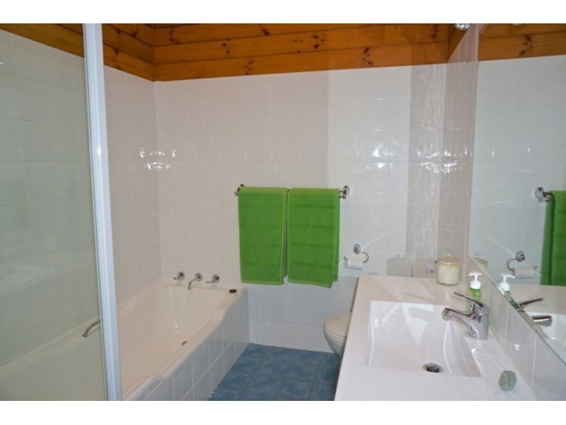 50 Waldegrave Crescent, Vincentia NSW 2540