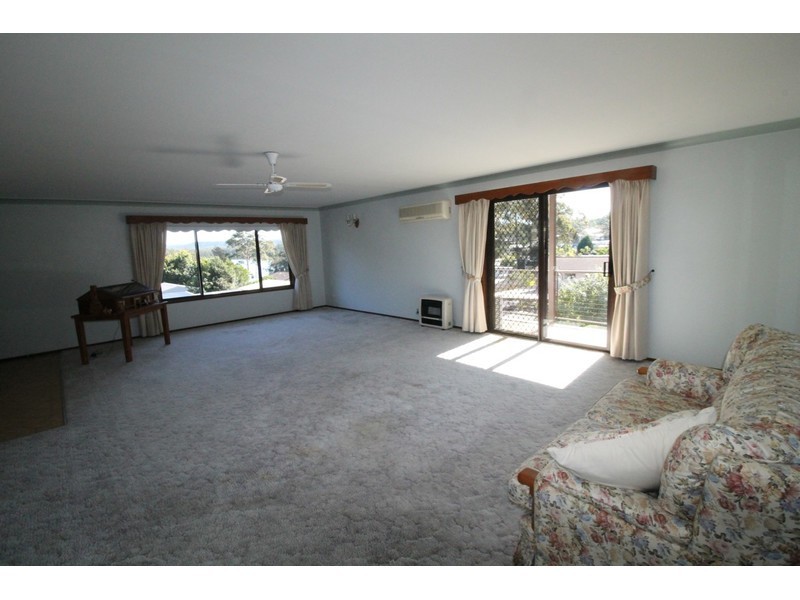 30 Lachlan Crescent, St Georges Basin NSW 2540