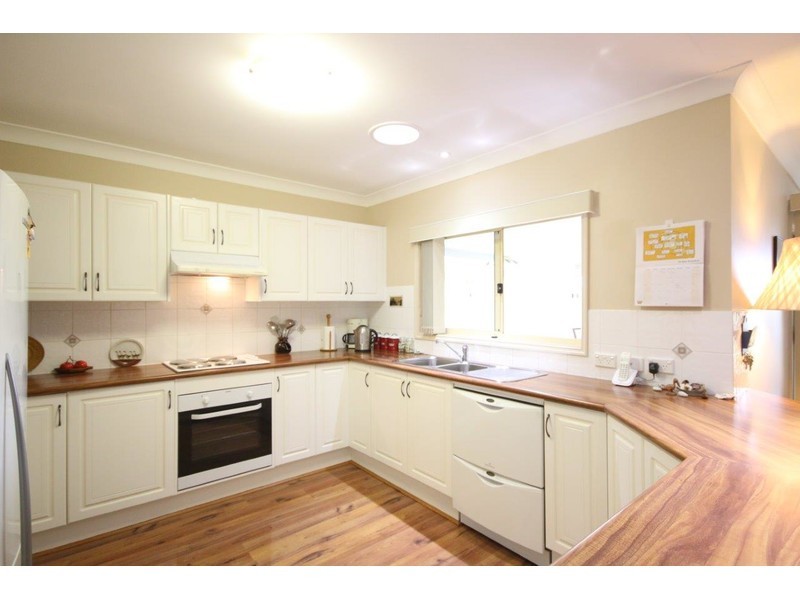 2 Maxwell Crescent, Sanctuary Point NSW 2540