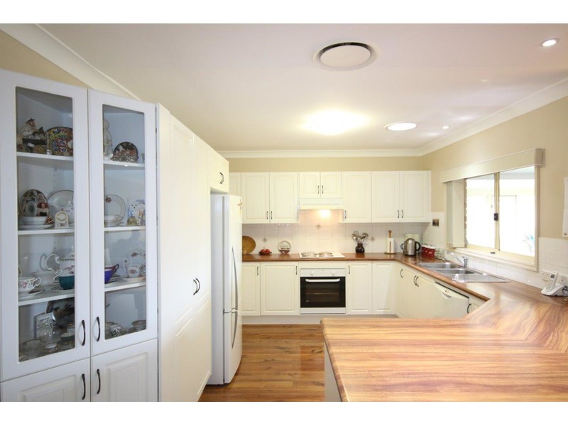 2 Maxwell Crescent, Sanctuary Point NSW 2540