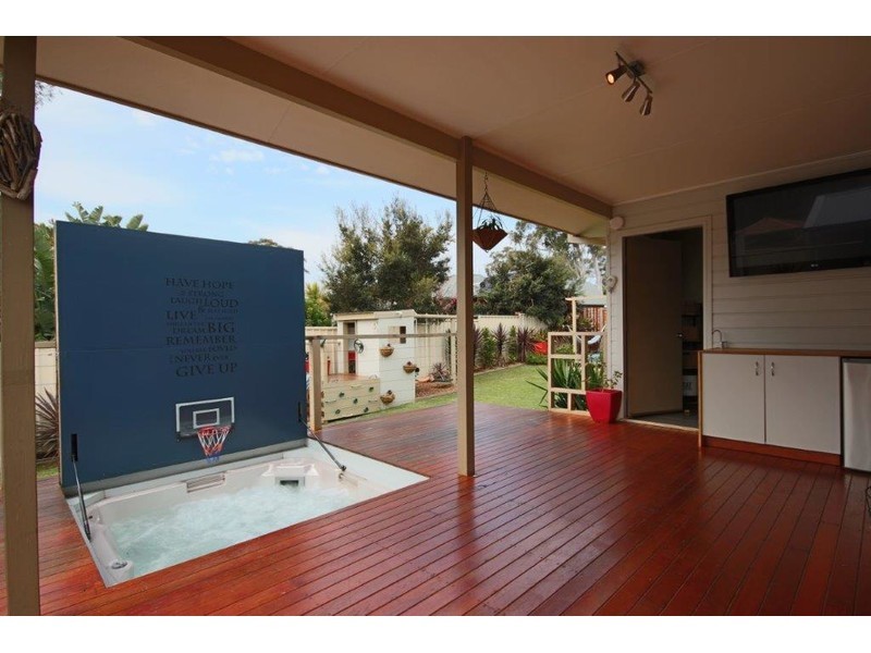 16 Mathie Street, Basin View NSW 2540