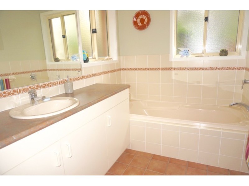 16 Calder Close, Vincentia NSW 2540