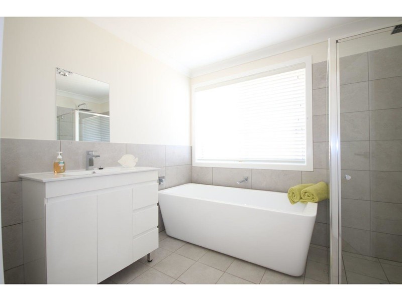 6B Waxberry Place, Sanctuary Point NSW 2540