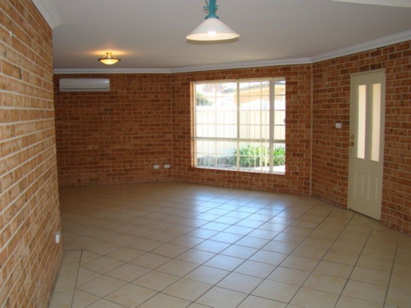 2/11 Leumeah Street, Sanctuary Point NSW 2540