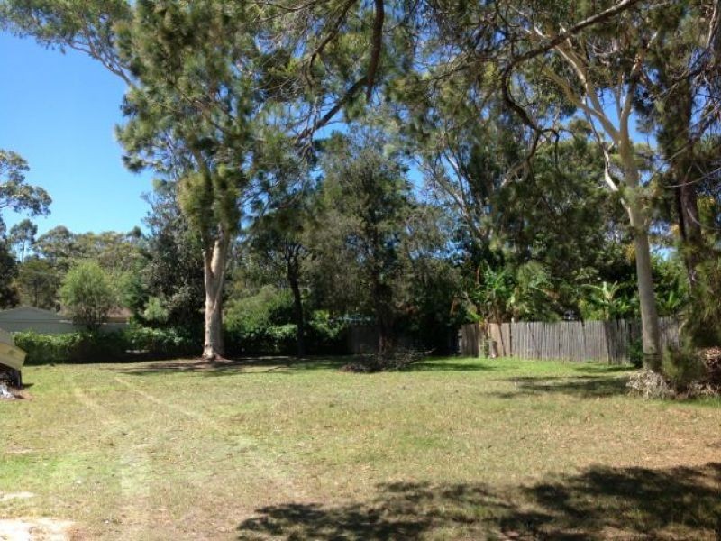 12 Riverside Esplanade, Basin View NSW 2540