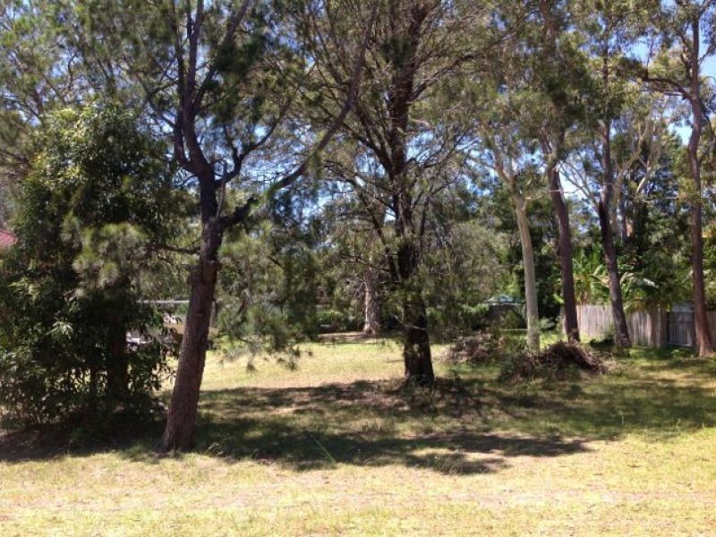 12 Riverside Esplanade, Basin View NSW 2540