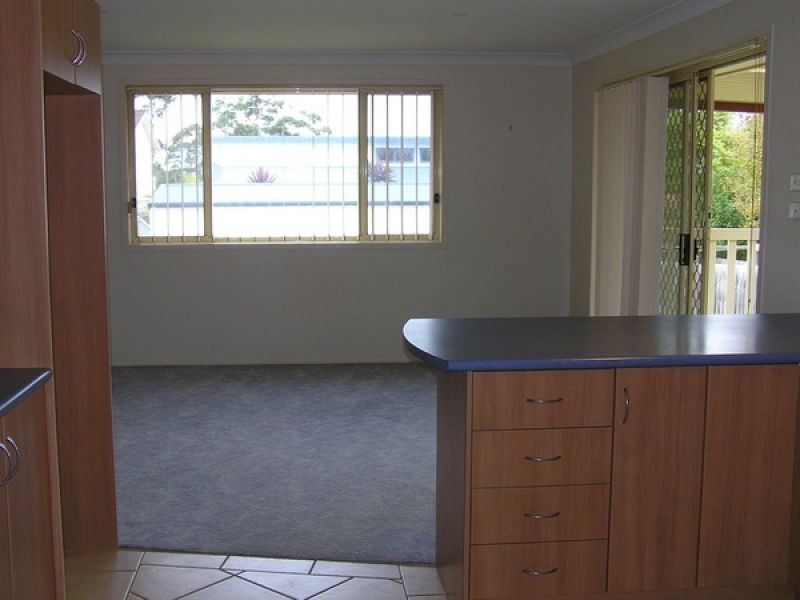 4 Yuroka Crescent, St Georges Basin NSW 2540