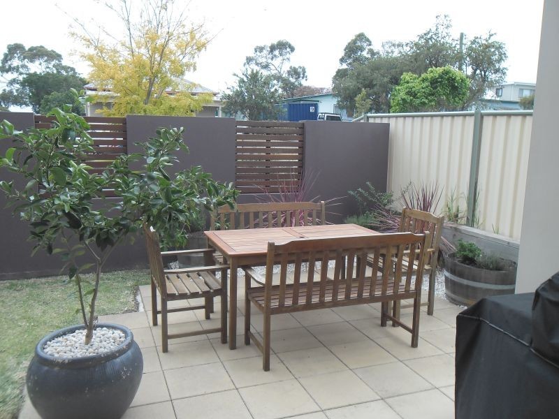 2/6 Morton Street, Huskisson NSW 2540