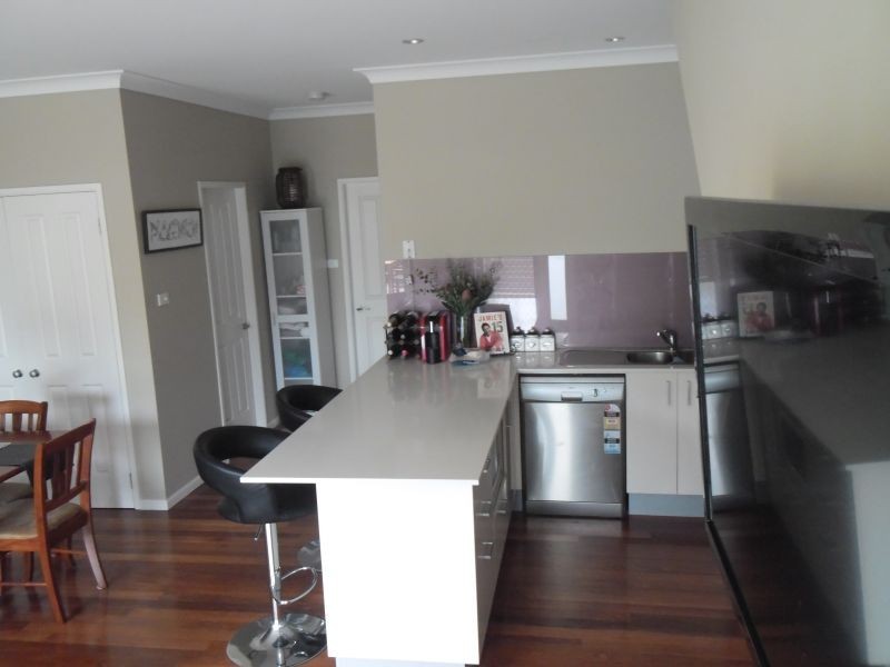 2/6 Morton Street, Huskisson NSW 2540