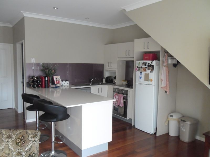 2/6 Morton Street, Huskisson NSW 2540