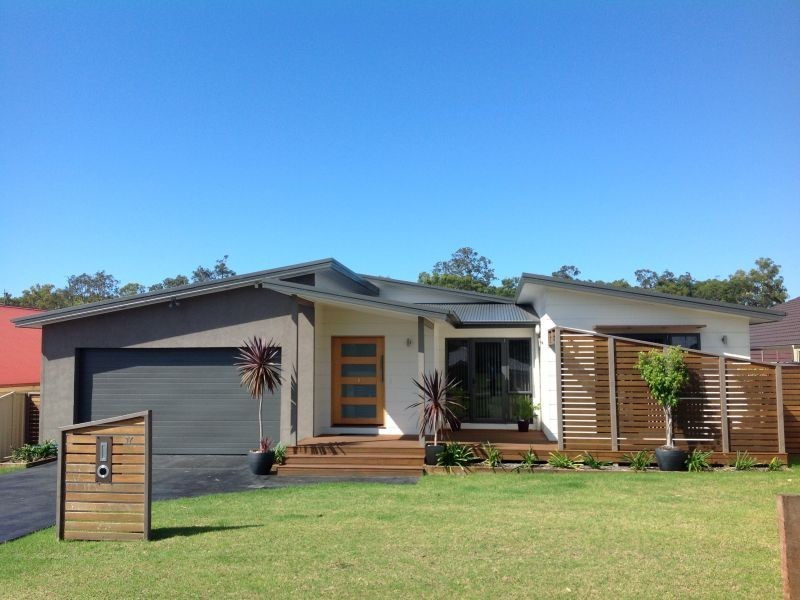 17 Capeland Avenue, Sanctuary Point NSW 2540