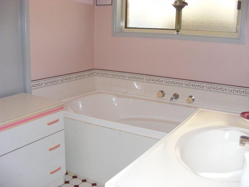 74 Waterpark Rd, Basin View NSW 2540