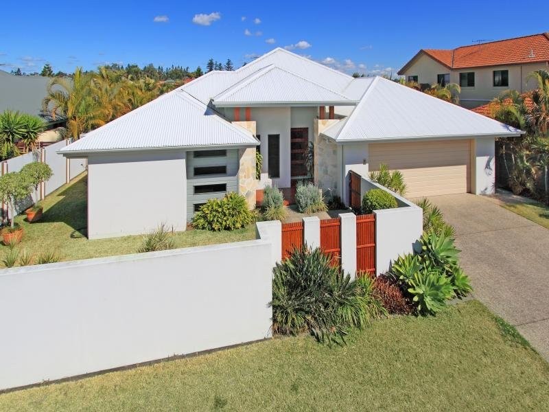 70 Barcoo Crescent, Sinnamon Park QLD 4073