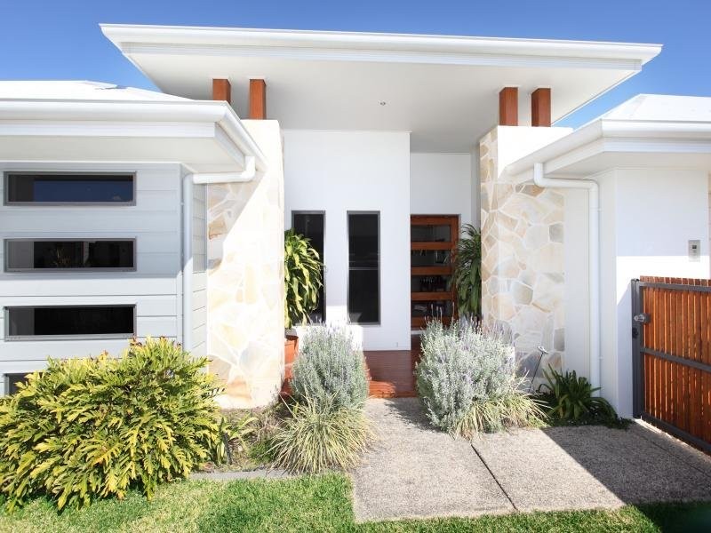 70 Barcoo Crescent, Sinnamon Park QLD 4073