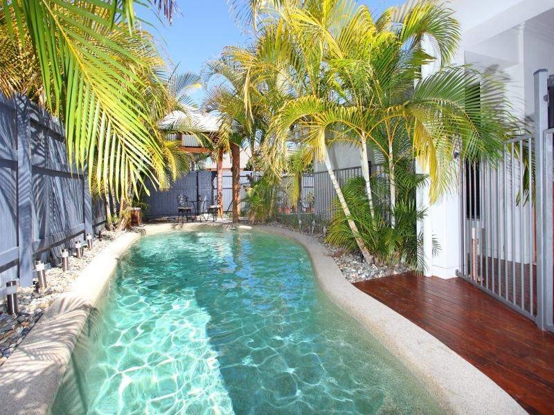 70 Barcoo Crescent, Sinnamon Park QLD 4073