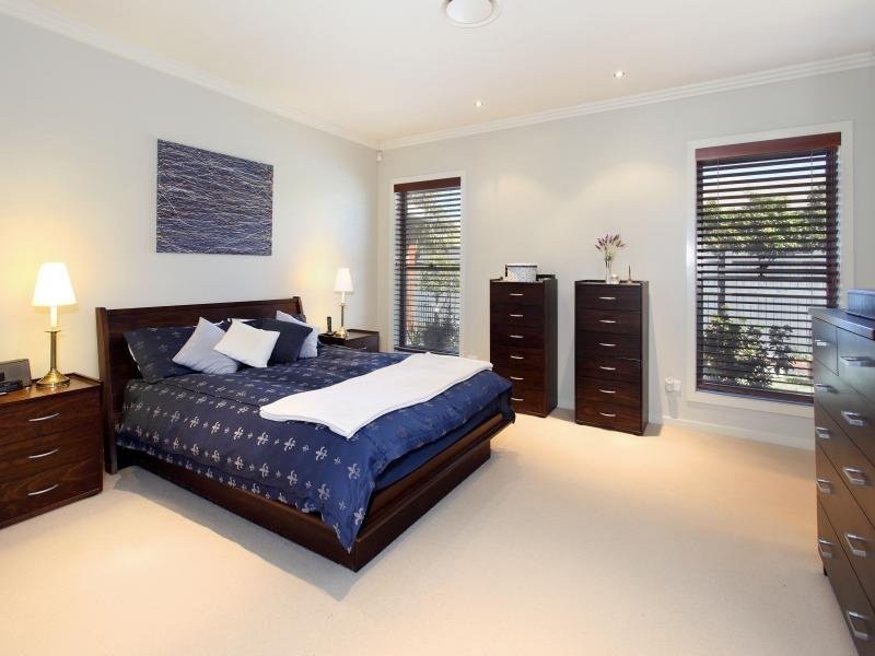70 Barcoo Crescent, Sinnamon Park QLD 4073
