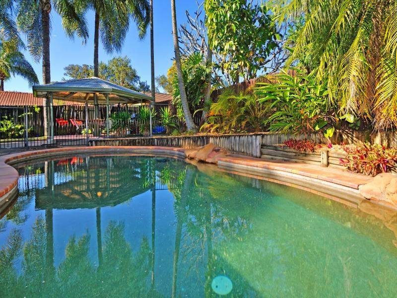 4 Wyola Close, Riverhills QLD 4074