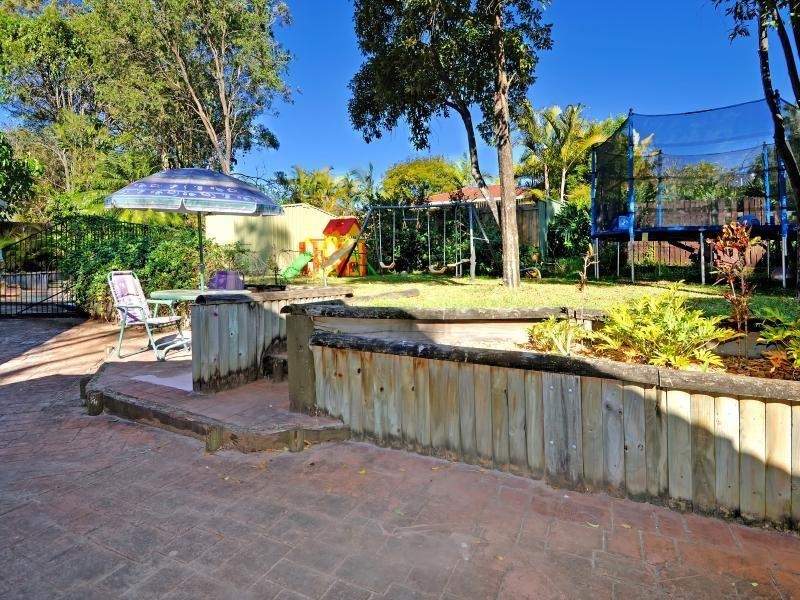 4 Wyola Close, Riverhills QLD 4074