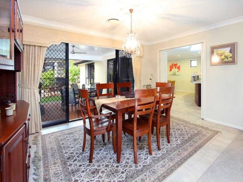 6 Flindersia Cres, Seventeen Mile Rocks QLD 4073