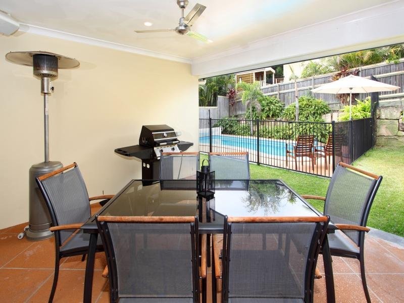 6 Flindersia Cres, Seventeen Mile Rocks QLD 4073