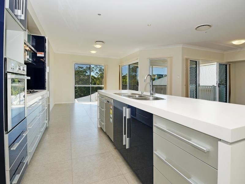 31 Goodenia Cres, Seventeen Mile Rocks QLD 4073