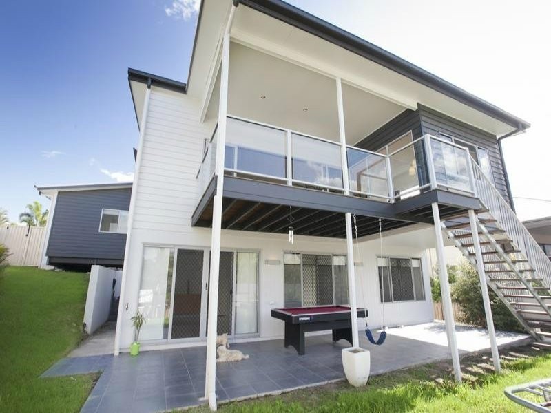 33 Goodenia Cr, Seventeen Mile Rocks QLD 4073