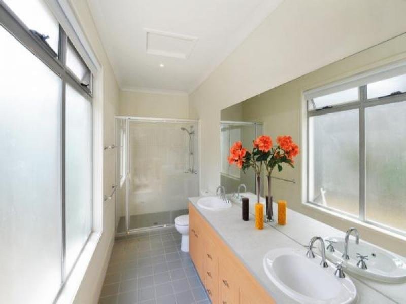 65 Mossvale Drive, Wakerley QLD 4154