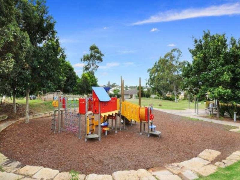 65 Mossvale Drive, Wakerley QLD 4154
