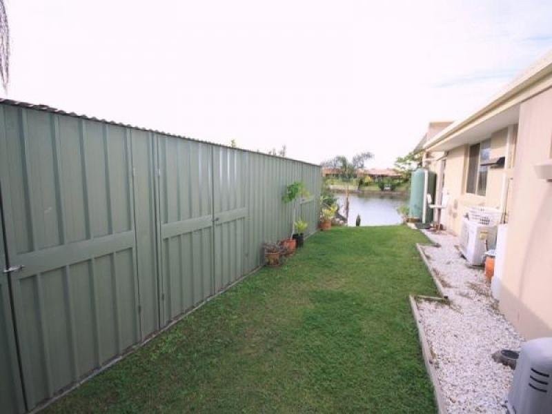 15 Southlake Drive, Varsity Lakes QLD 4227