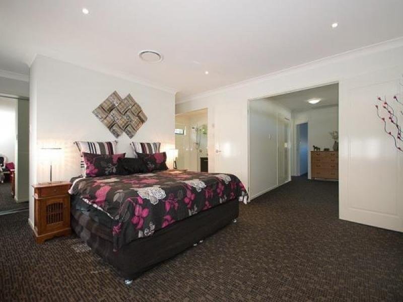 32 Eungella Terrace, Forest Lake QLD 4078