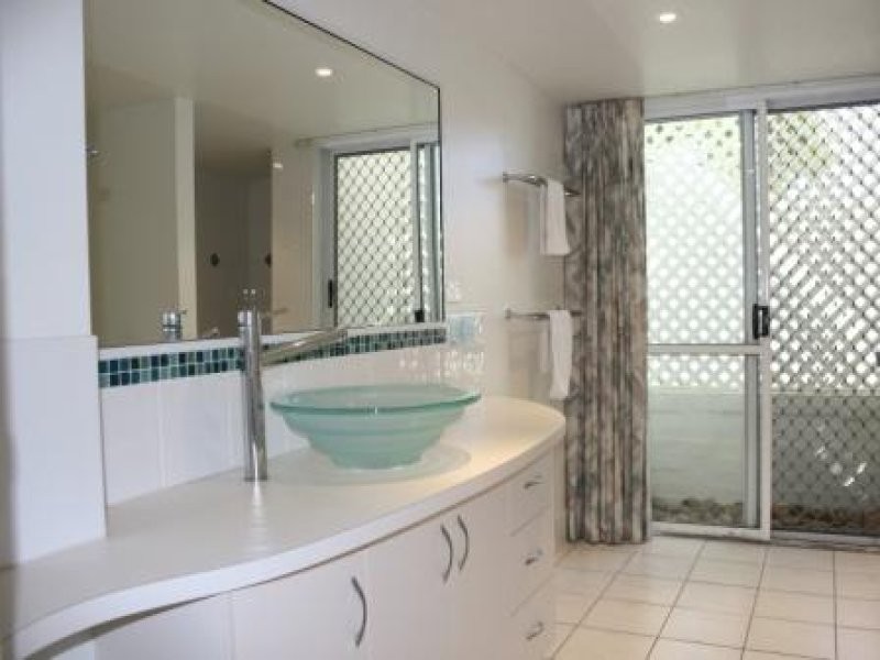 Unit 4/82 Miller Street, Bargara QLD 4670