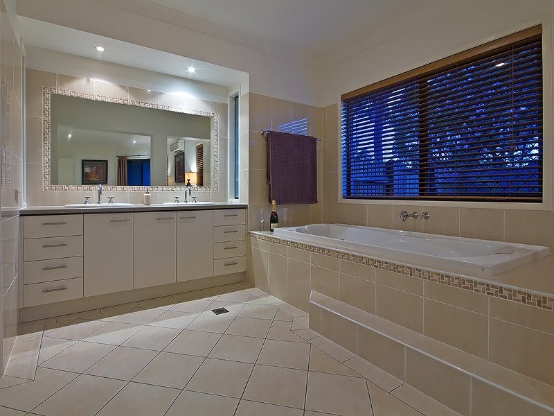 14 Flindersia Cres, Seventeen Mile Rocks QLD 4073