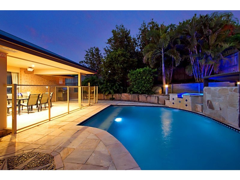 8 Jacksonia Drive, Seventeen Mile Rocks QLD 4073