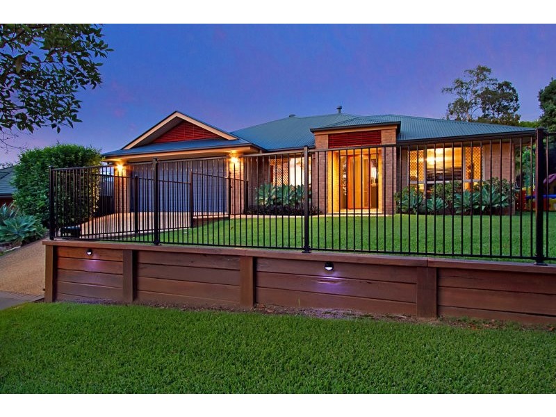 8 Jacksonia Drive, Seventeen Mile Rocks QLD 4073