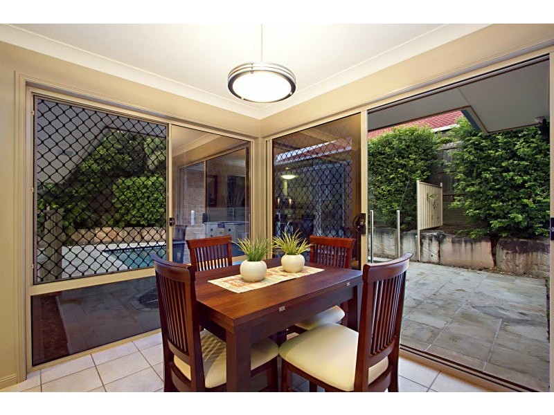 8 Jacksonia Drive, Seventeen Mile Rocks QLD 4073