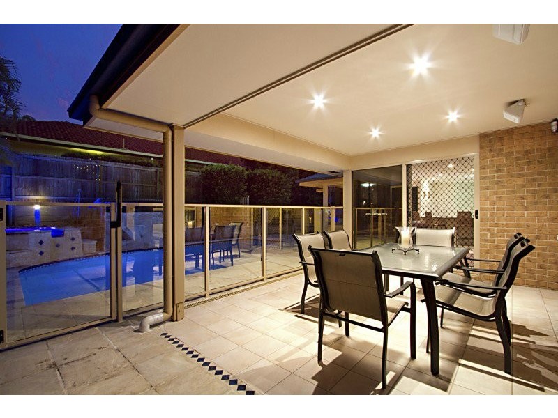 8 Jacksonia Drive, Seventeen Mile Rocks QLD 4073