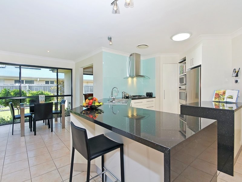 19 Lightwood Pl, Sinnamon Park QLD 4073