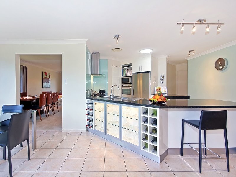 19 Lightwood Pl, Sinnamon Park QLD 4073