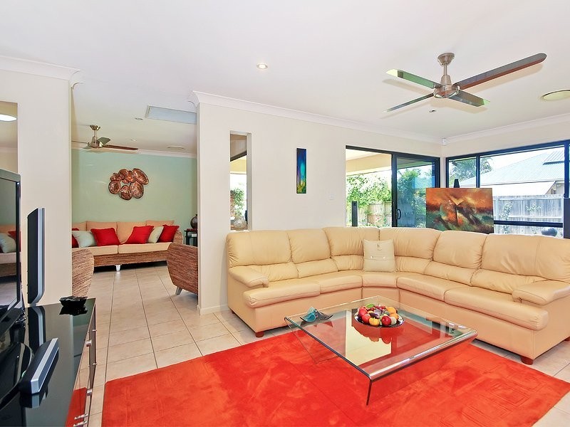 19 Lightwood Pl, Sinnamon Park QLD 4073