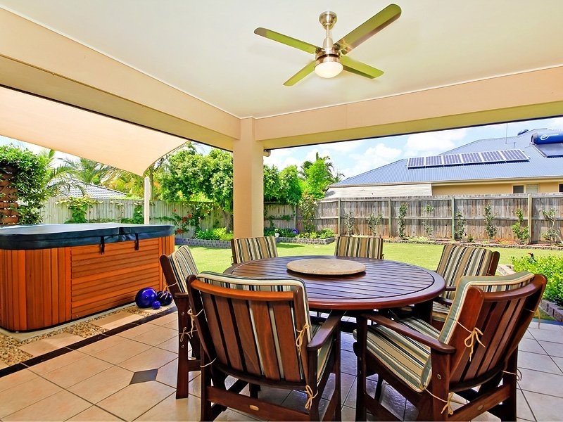 19 Lightwood Pl, Sinnamon Park QLD 4073