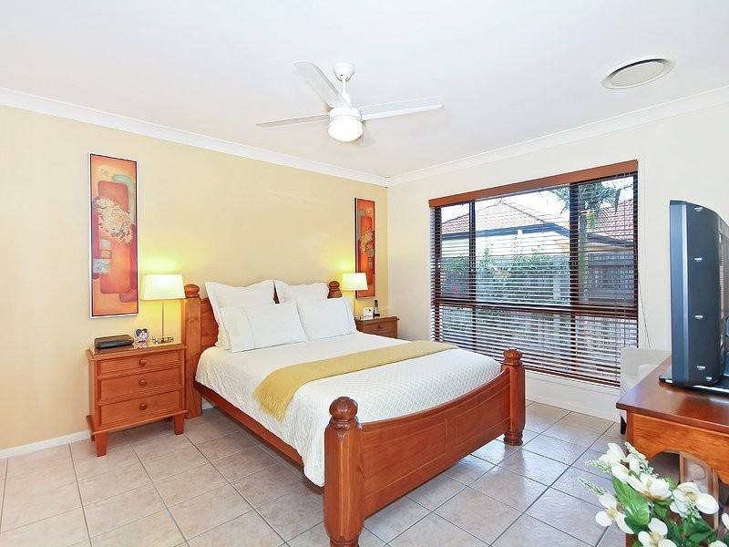 19 Lightwood Pl, Sinnamon Park QLD 4073