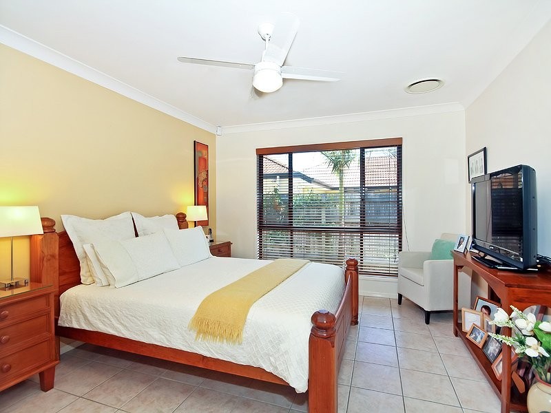 19 Lightwood Pl, Sinnamon Park QLD 4073