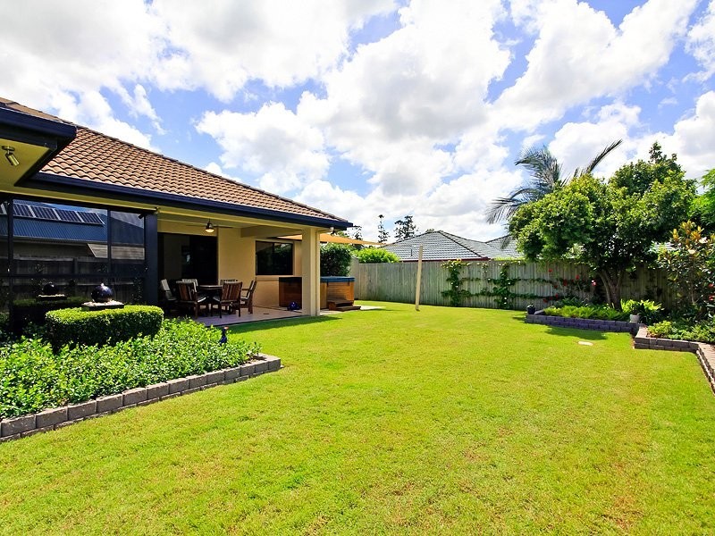 19 Lightwood Pl, Sinnamon Park QLD 4073