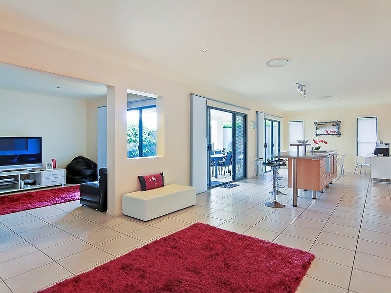 164 Edenbrooke Dr, Sinnamon Park QLD 4073