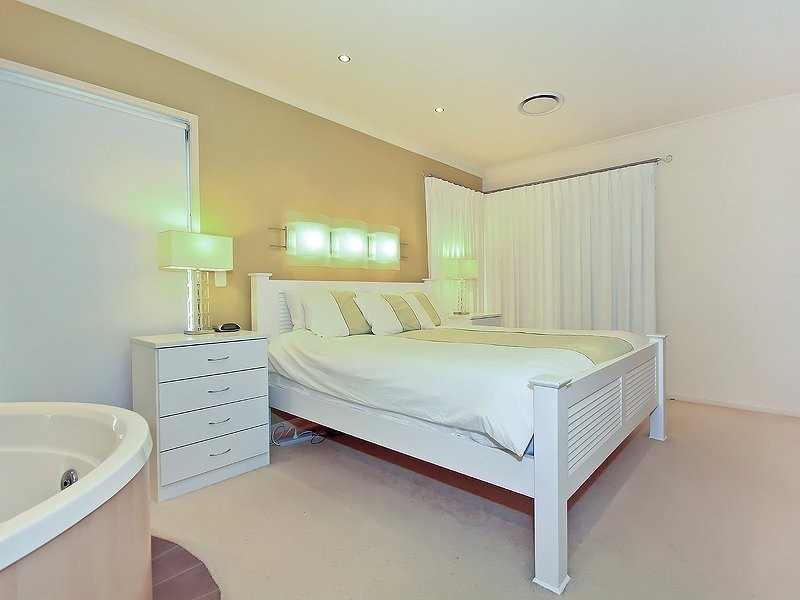 164 Edenbrooke Dr, Sinnamon Park QLD 4073